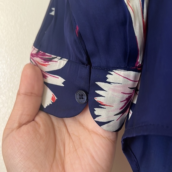Express Floral Button down - Picture 3 of 3
